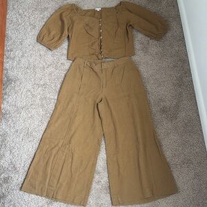 GAP High-Waist Wide-Leg Pants in Camel